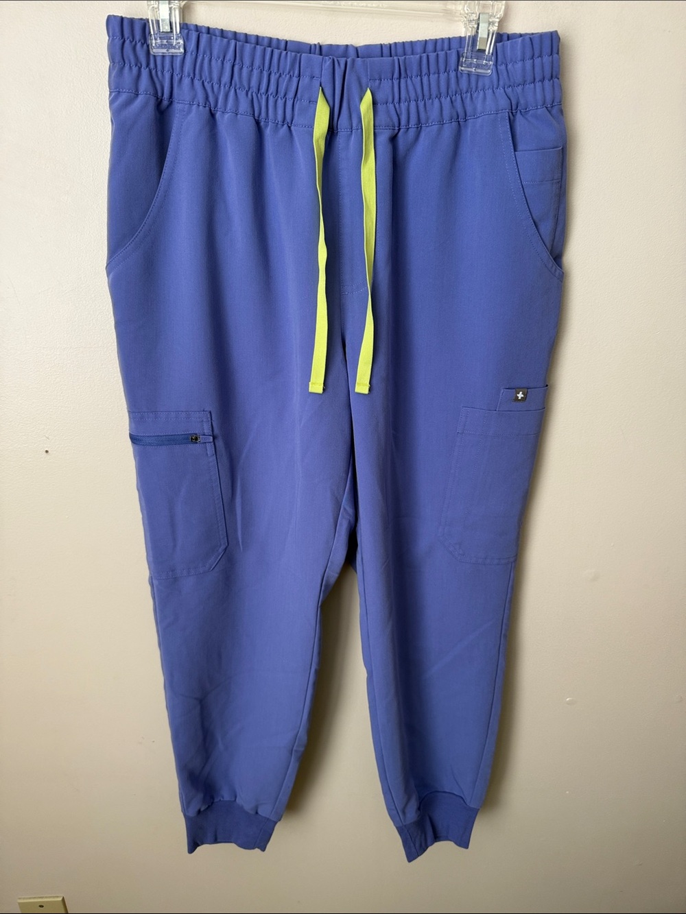 FIGS Zamora Joggers Scrub Pants Medium Petite Purple Neon Drawstring Cargo 4385